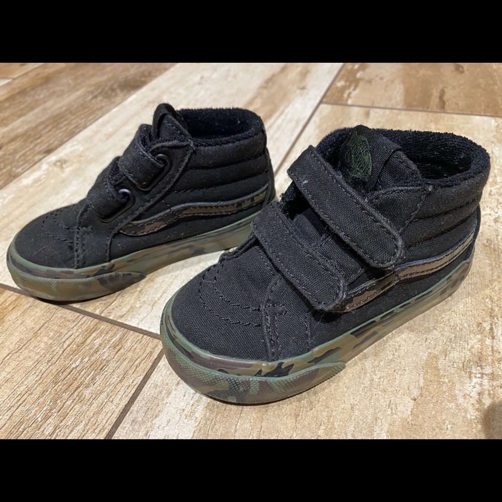 Toddler Camo Vans Size 6